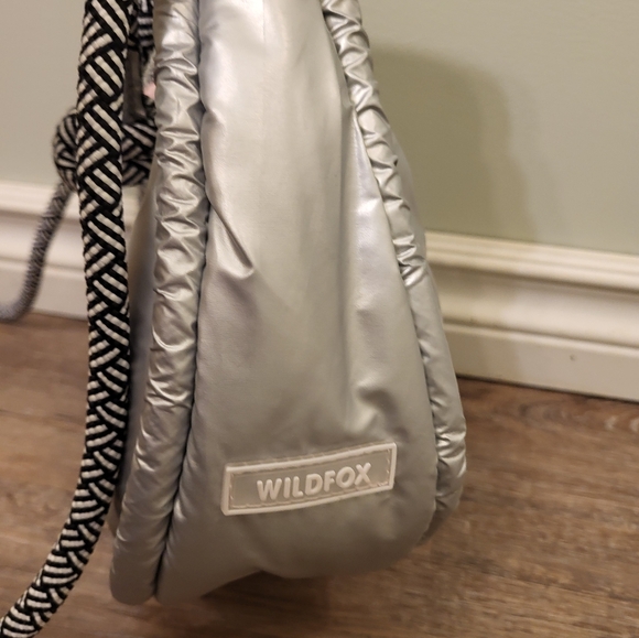 Wildfox Silver Crossbody 2 in 1 Crossbody/Shoulder Bag - Picture 8 of 12